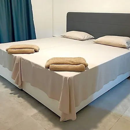 Bluejsuite Hotel *